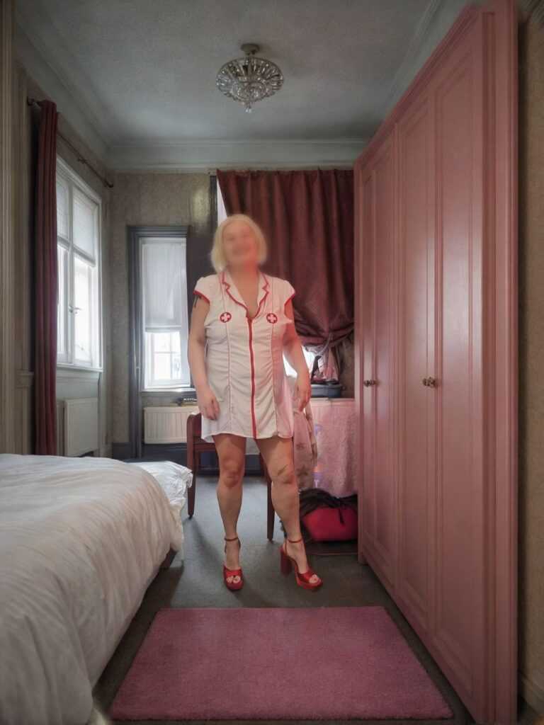 Jess, a touring escort for London, Scotland and Ireland