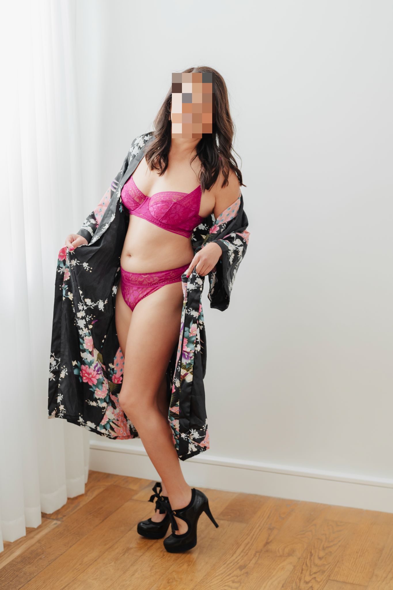 Ruby Love - British Born Chinese Escort